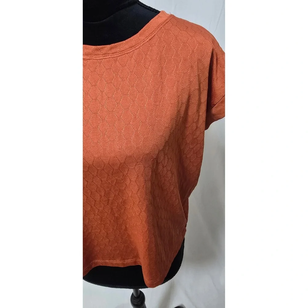 alo women M short sleeve textured boxy shirt orange athletic yoga sport